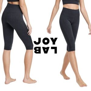 JoyLab Women's Black Seamless High-Rise Capri Leggings